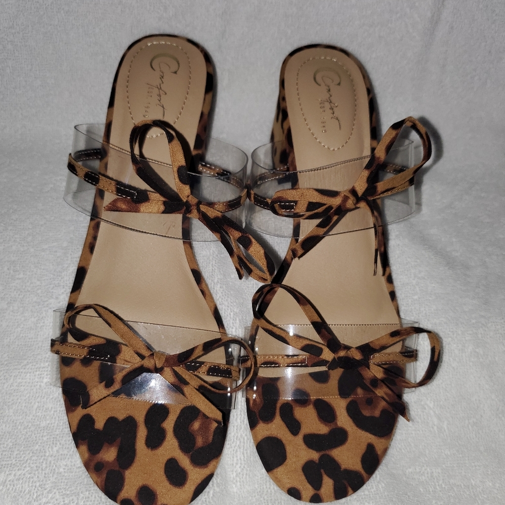 Ladies dress slippers size 8 LeoPard patt